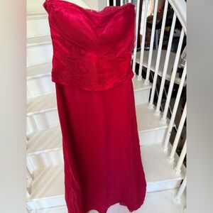 Red Sweetheart Neckline Sleeveless  Gown